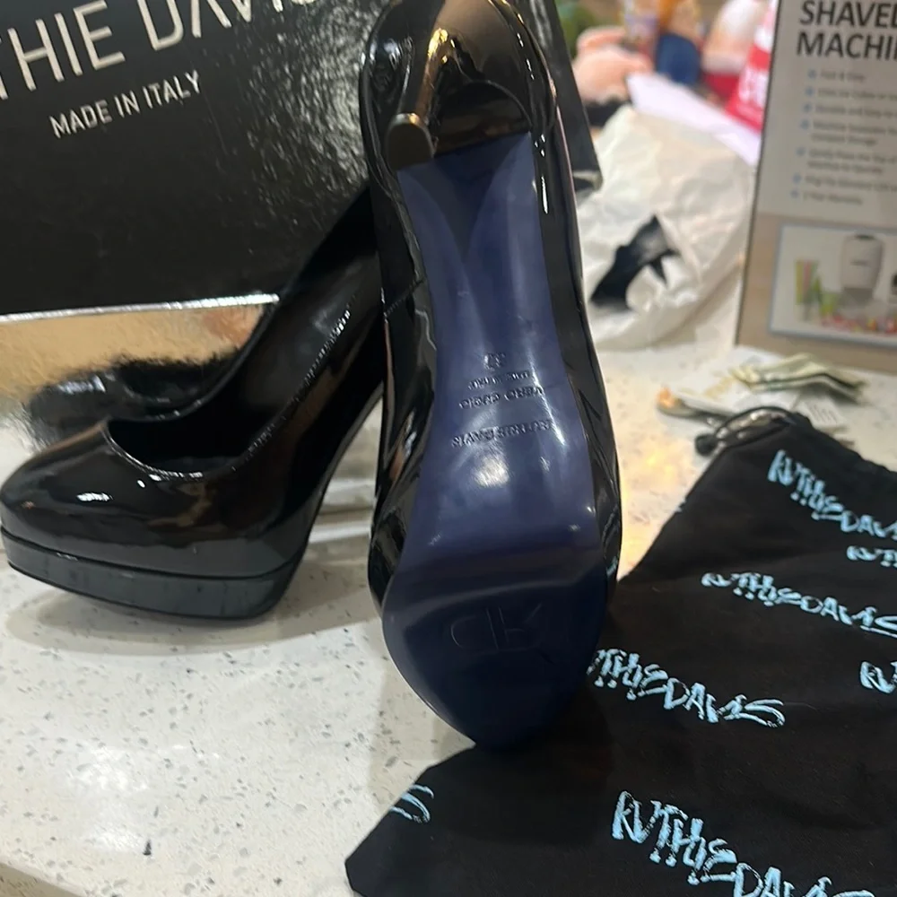 NIB Ruthie Davis Black Patent Leather Heels